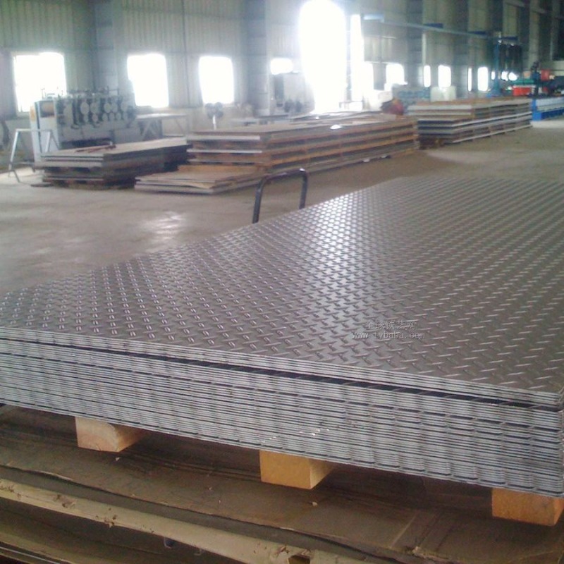 ورق استیل آجدار چیست