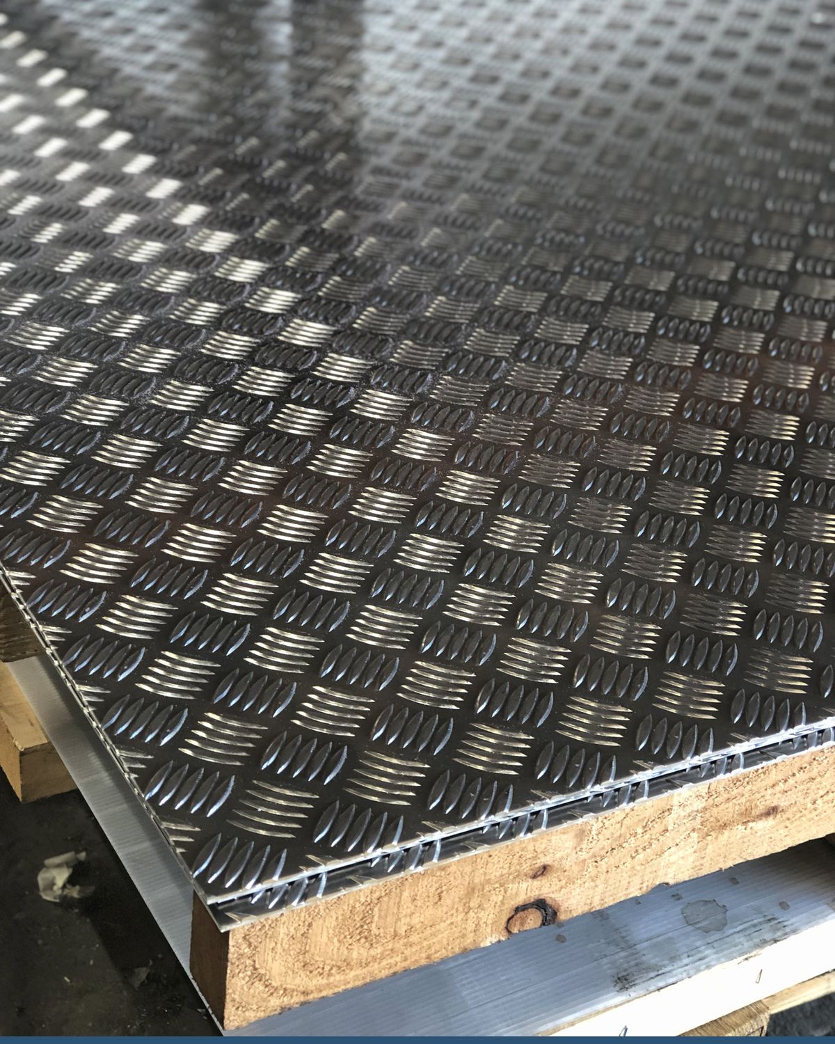 قیمت ورق استیل آجدار